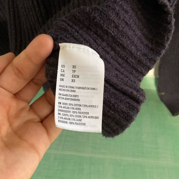 Embroidered American Eagle V-neck pullover - Picture 3 of 4